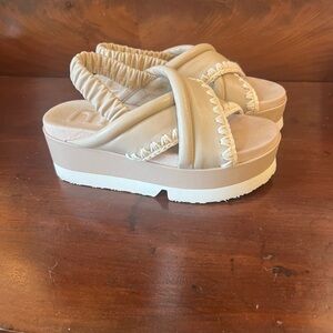 MOU Australia wedge sandal size 8/ AUS 38